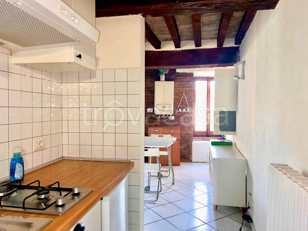 monolocale in affitto a Parma in zona Oltretorrente