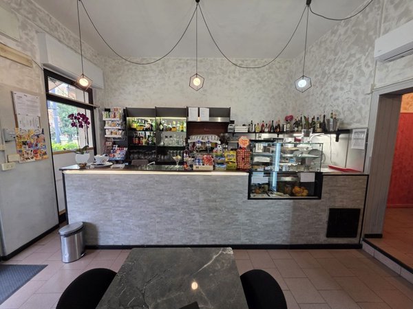 negozio in affitto a Parma