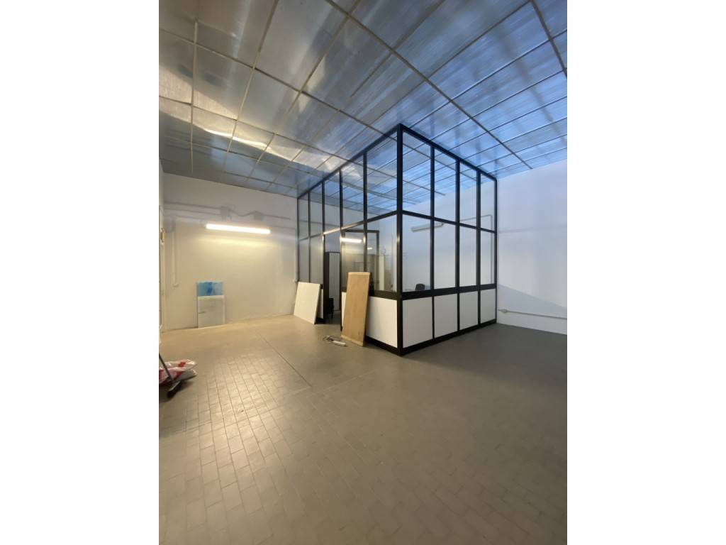 negozio in affitto a Parma in zona San Martino / Paradigna