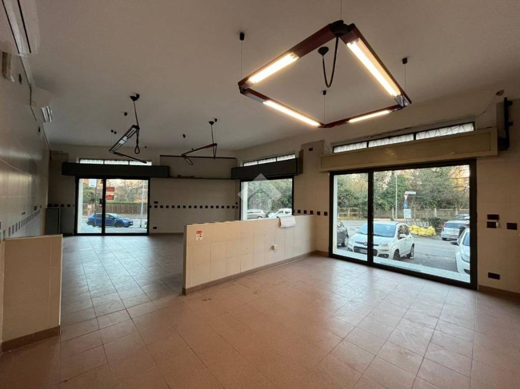 negozio in affitto a Parma in zona Pablo