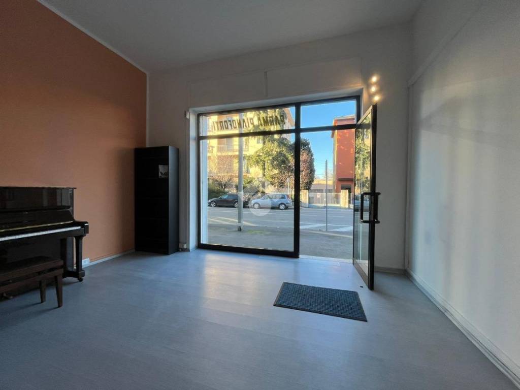 negozio in affitto a Parma in zona Pablo