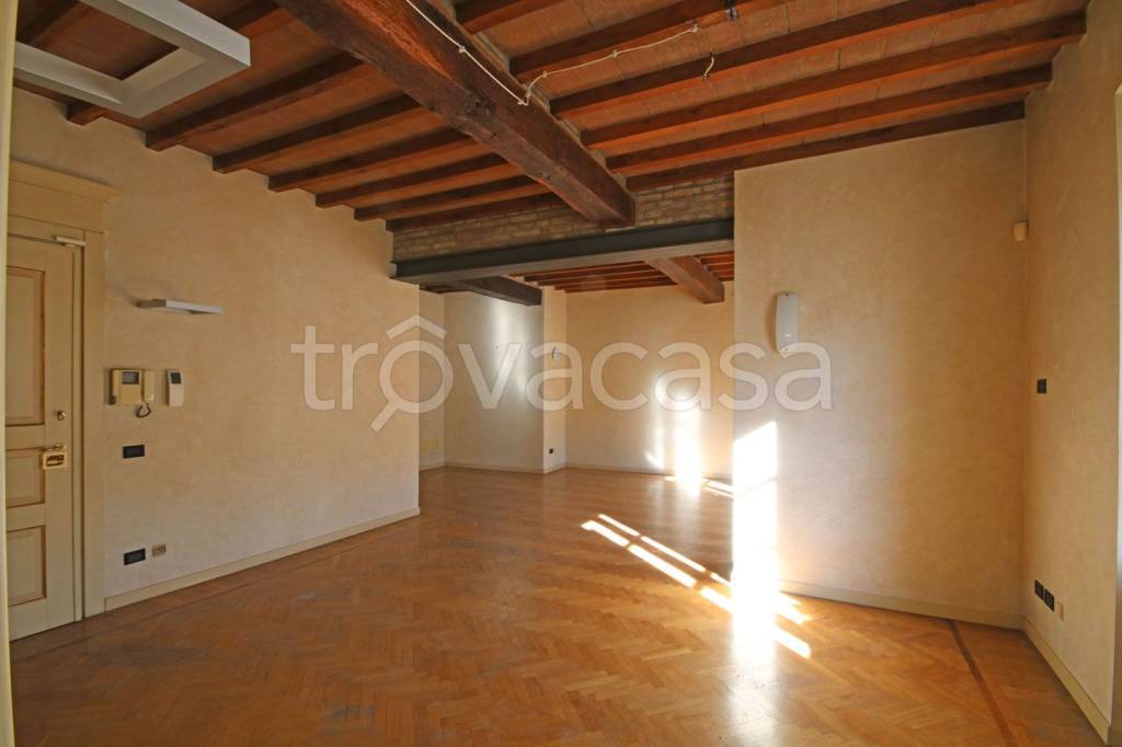 appartamento in affitto a Parma in zona Centro Storico