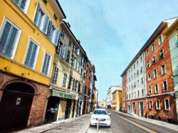 negozio in affitto a Parma