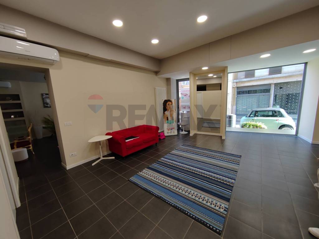 negozio in affitto a Parma in zona Centro Storico