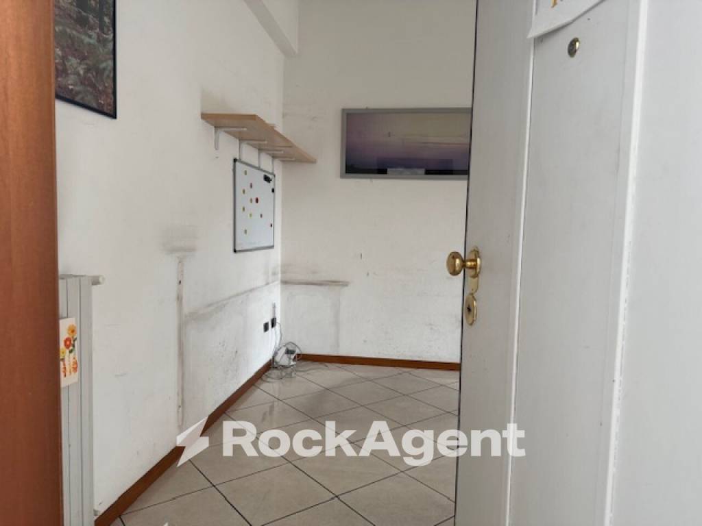 locale commerciale in affitto a Parma in zona Crocetta