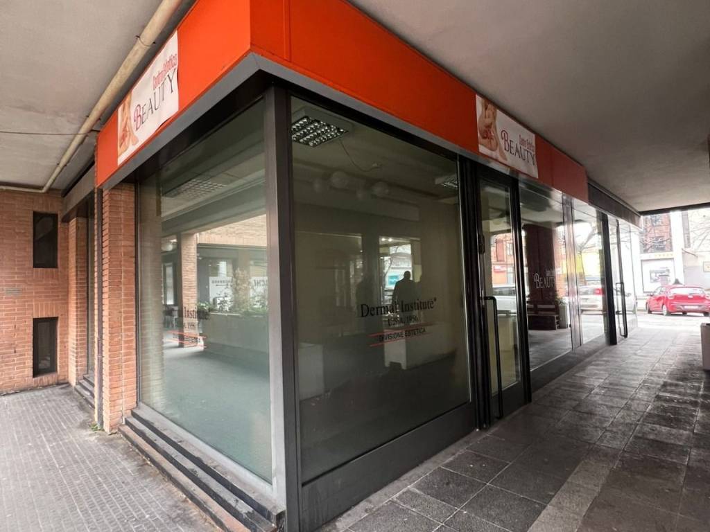 negozio in affitto a Parma in zona Pablo