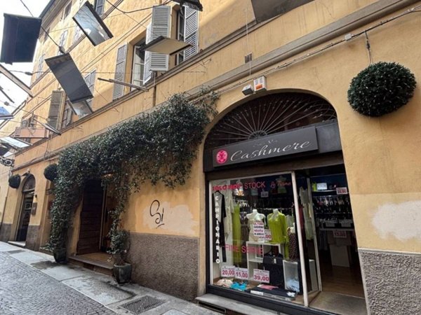 negozio in affitto a Parma