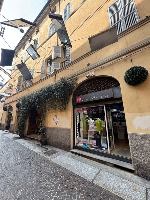negozio in affitto a Parma