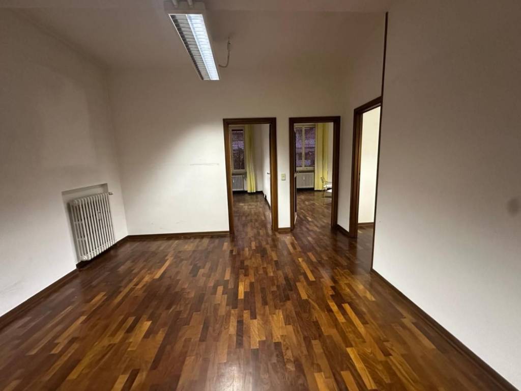ufficio in affitto a Parma in zona Cittadella
