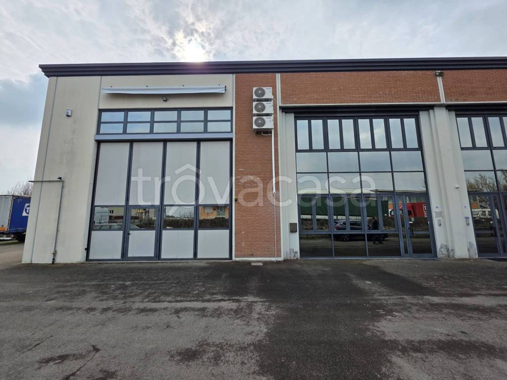 locale commerciale in affitto a Parma in zona San Prospero
