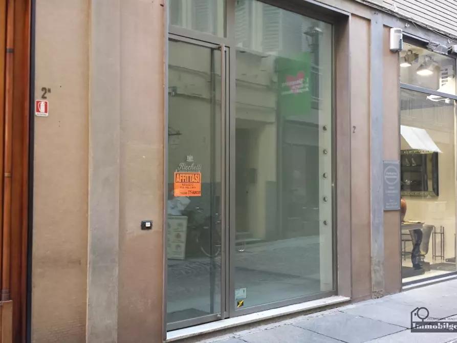 locale commerciale in affitto a Parma