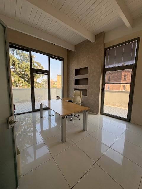 ufficio in affitto a Parma in zona Pablo