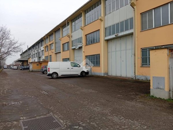 locale commerciale in affitto a Parma in zona Corcagnano