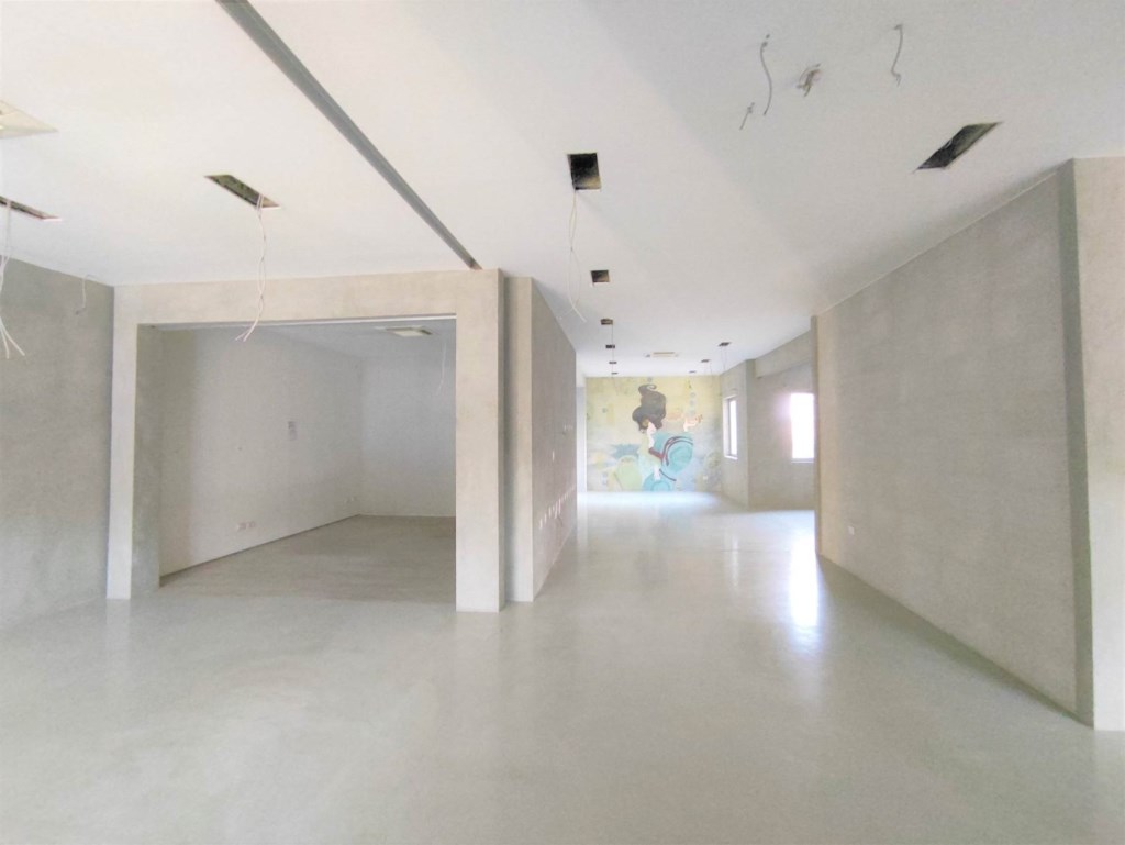 negozio in affitto a Parma