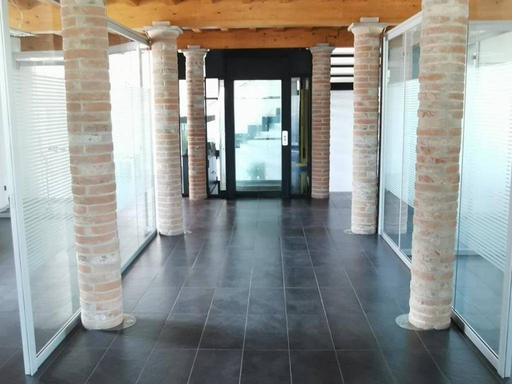 ufficio in affitto a Parma in zona Cittadella
