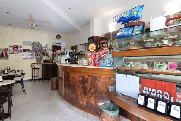 negozio in affitto a Parma in zona San Lazzaro