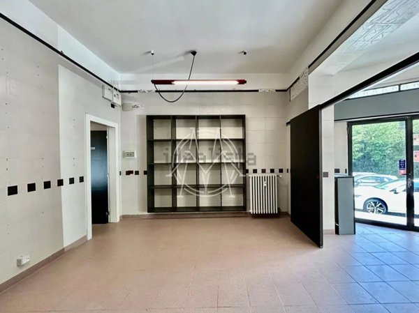 locale commerciale in affitto a Parma