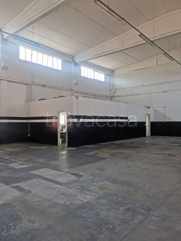 locale commerciale in affitto a Parma in zona Pablo