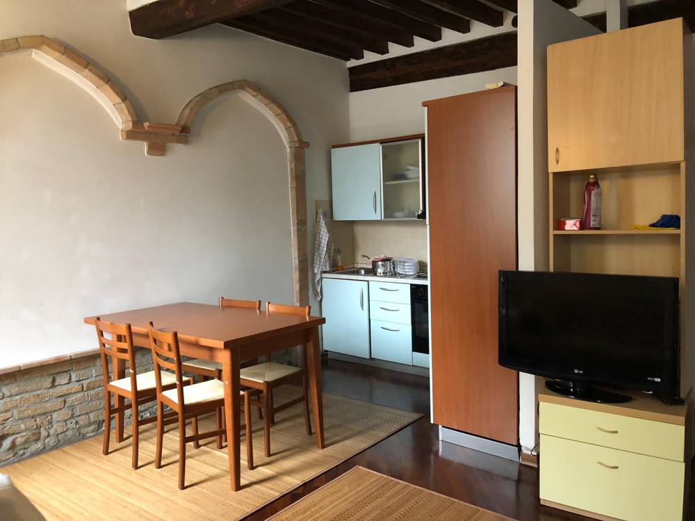 appartamento in affitto a Parma in zona Oltretorrente