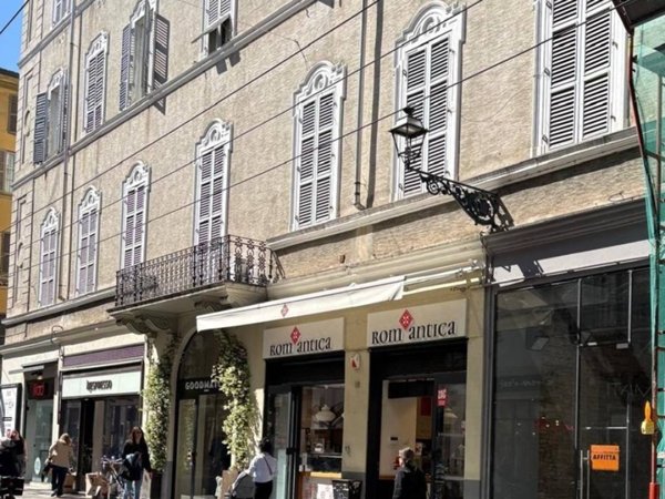 negozio in affitto a Parma in zona Centro Storico