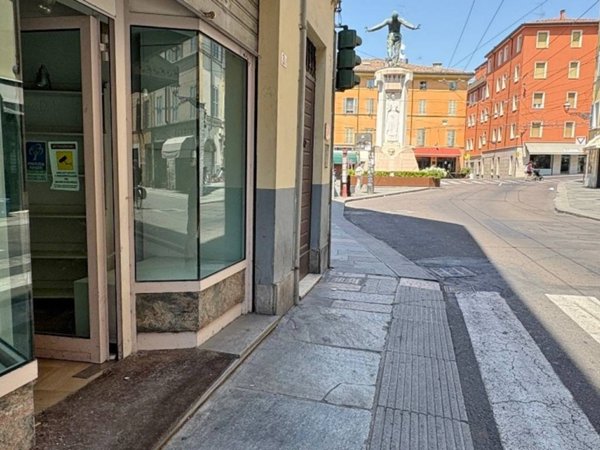 negozio in affitto a Parma in zona Centro Storico