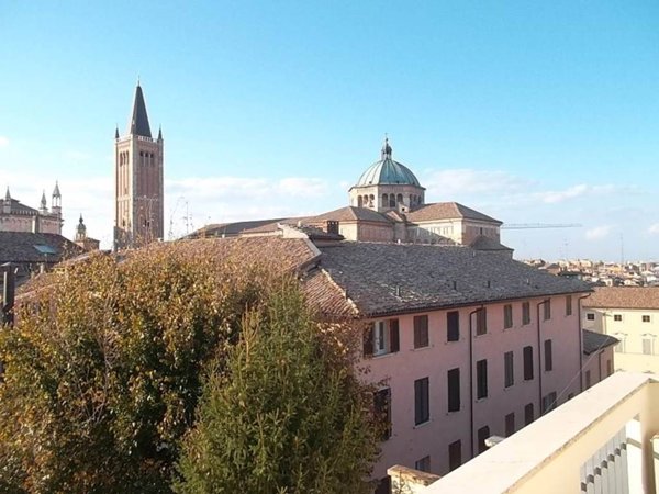 appartamento in affitto a Parma in zona Centro Storico