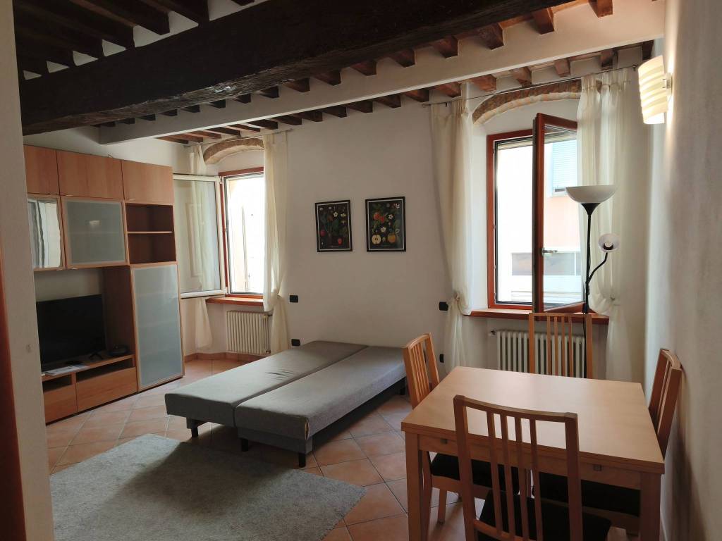 appartamento in affitto a Parma in zona Oltretorrente