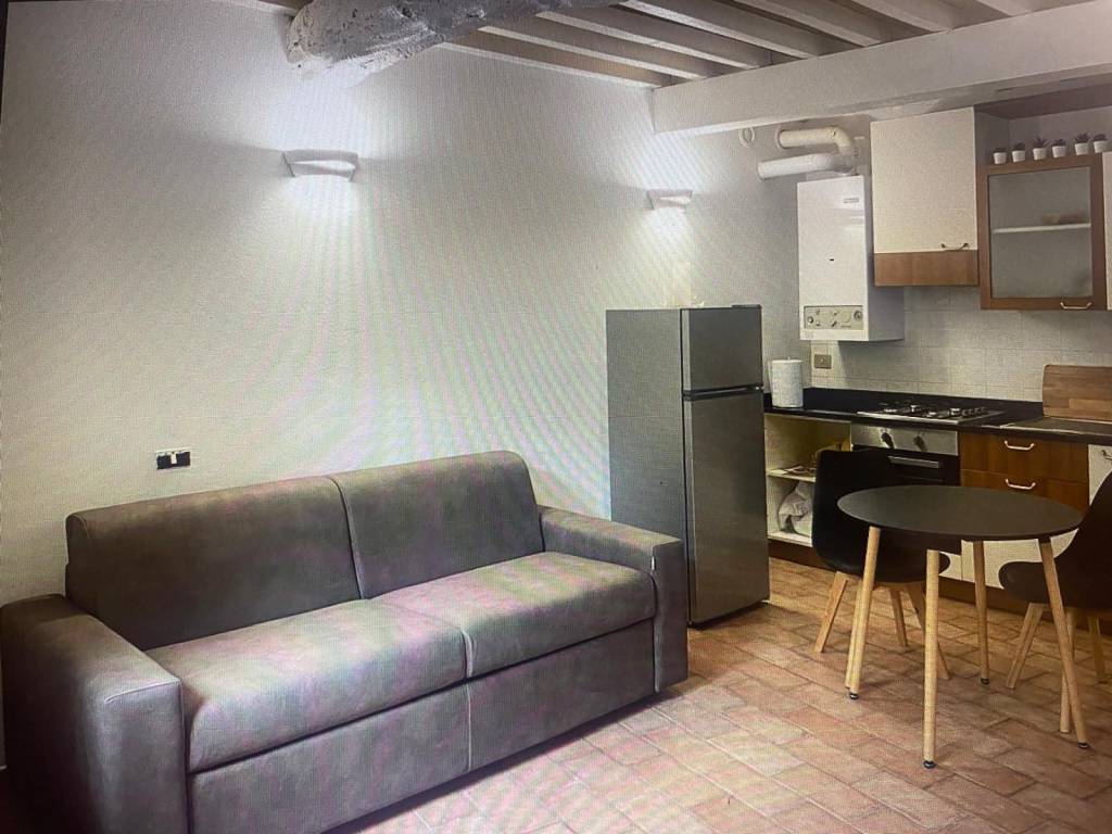 appartamento in affitto a Parma in zona Oltretorrente