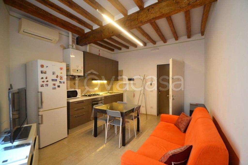 appartamento in affitto a Parma in zona Oltretorrente