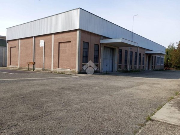 locale commerciale in affitto a Sala Baganza in zona San Vitale di Baganza