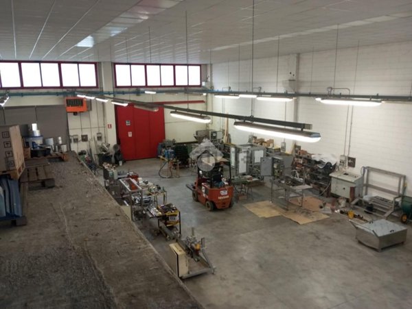 locale commerciale in affitto a Sala Baganza