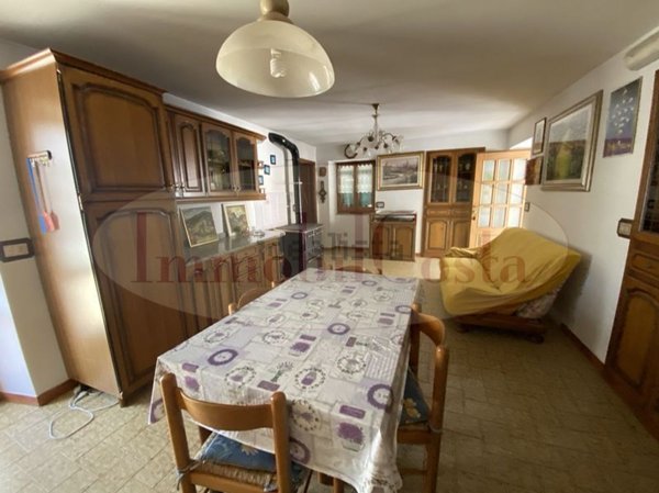 appartamento in affitto a Tornolo in zona Santa Maria del Taro