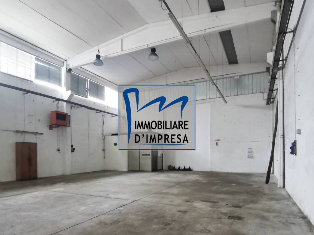 locale commerciale in affitto a Torrile in zona San Polo