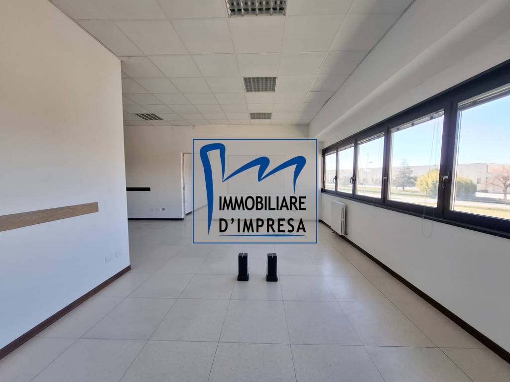 ufficio in affitto a Traversetolo