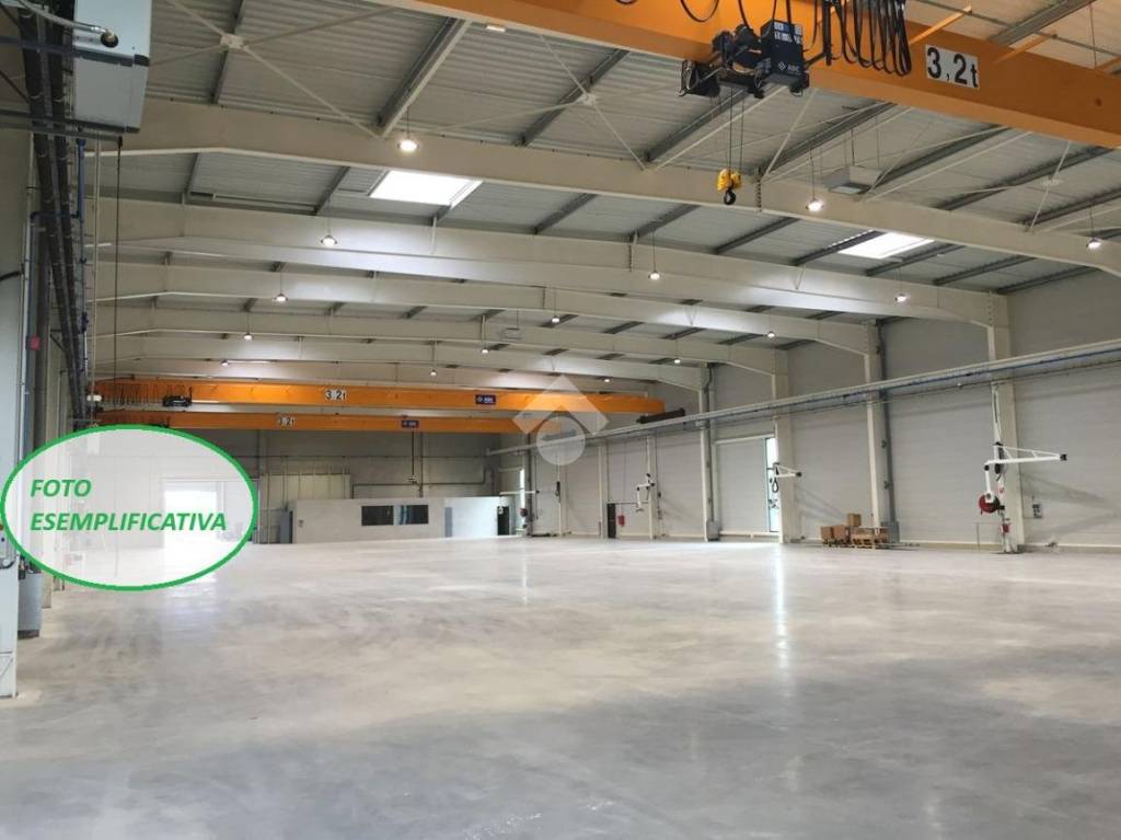 locale commerciale in affitto a Traversetolo