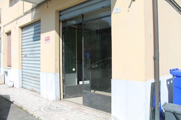 locale commerciale in affitto a Traversetolo in zona Vignale di Traversetolo