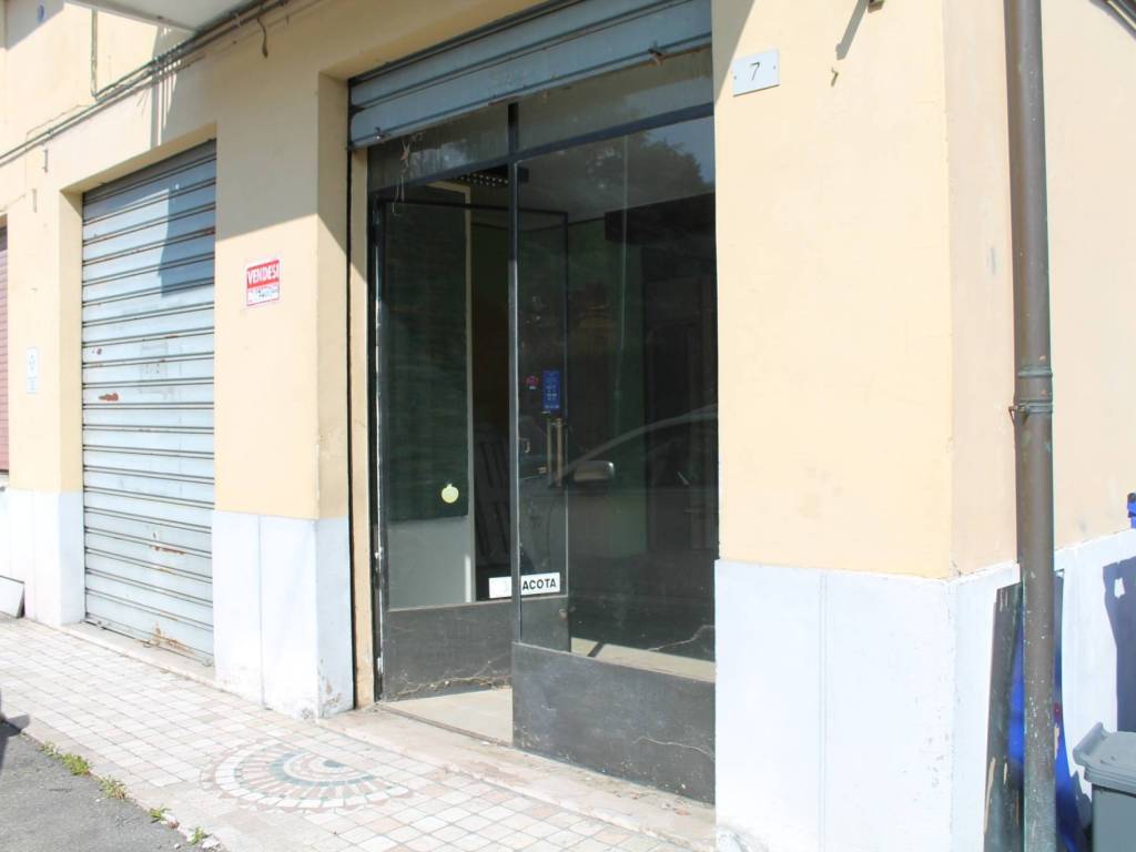 negozio in affitto a Traversetolo