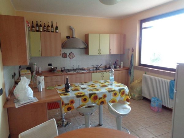 appartamento in affitto a Varano de' Melegari in zona Serravalle Ceno