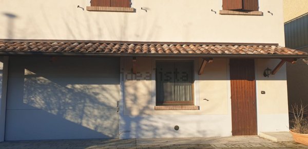 appartamento in affitto a Varano de' Melegari in zona Serravalle Ceno