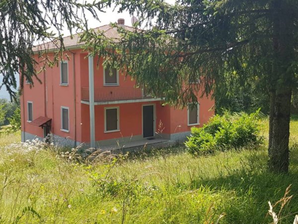 appartamento in affitto a Varsi
