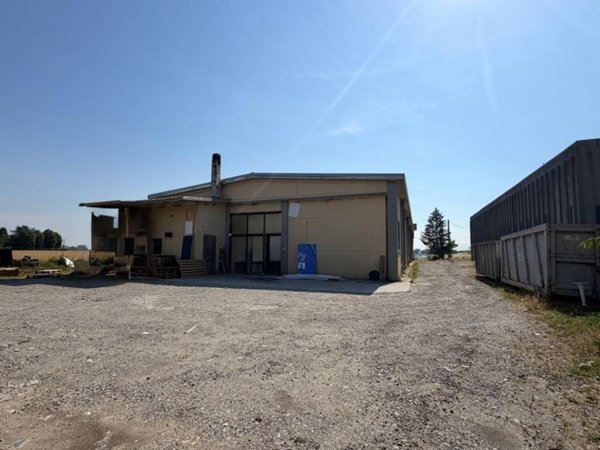 locale commerciale in affitto a Sissa Trecasali in zona Borgonovo