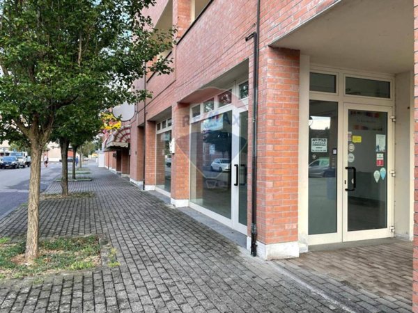 negozio in affitto a Sorbolo Mezzani in zona Sorbolo