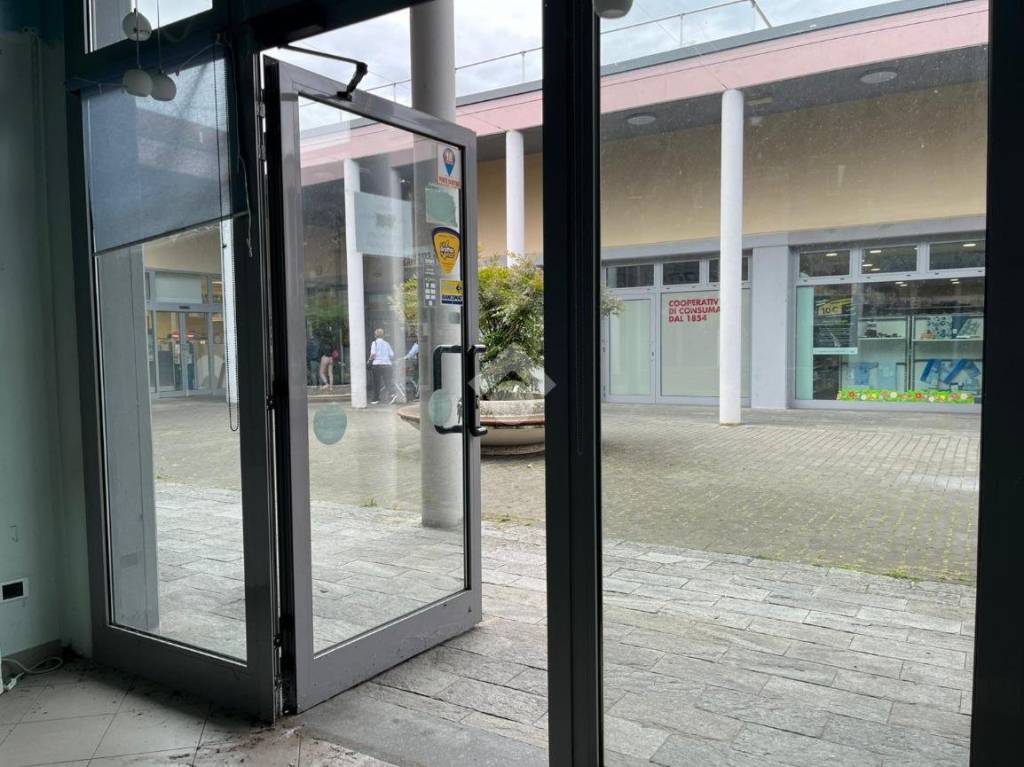 negozio in affitto a Sorbolo Mezzani in zona Sorbolo
