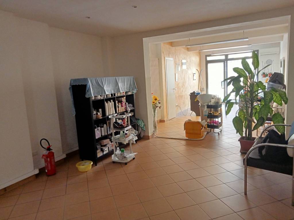 negozio in affitto a Sorbolo Mezzani in zona Sorbolo