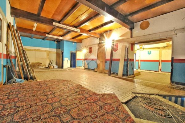 negozio in affitto a Santhià