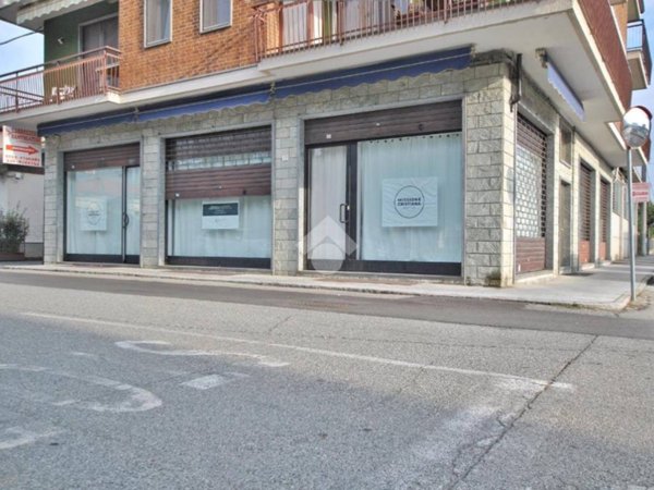 negozio in affitto a Santhià