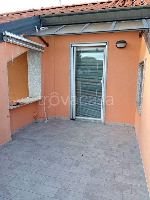 appartamento in affitto a Serravalle Sesia