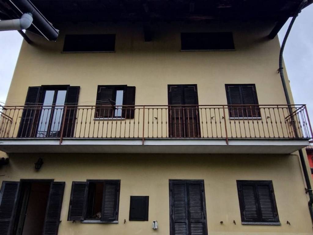 casa indipendente in affitto a Serravalle Sesia