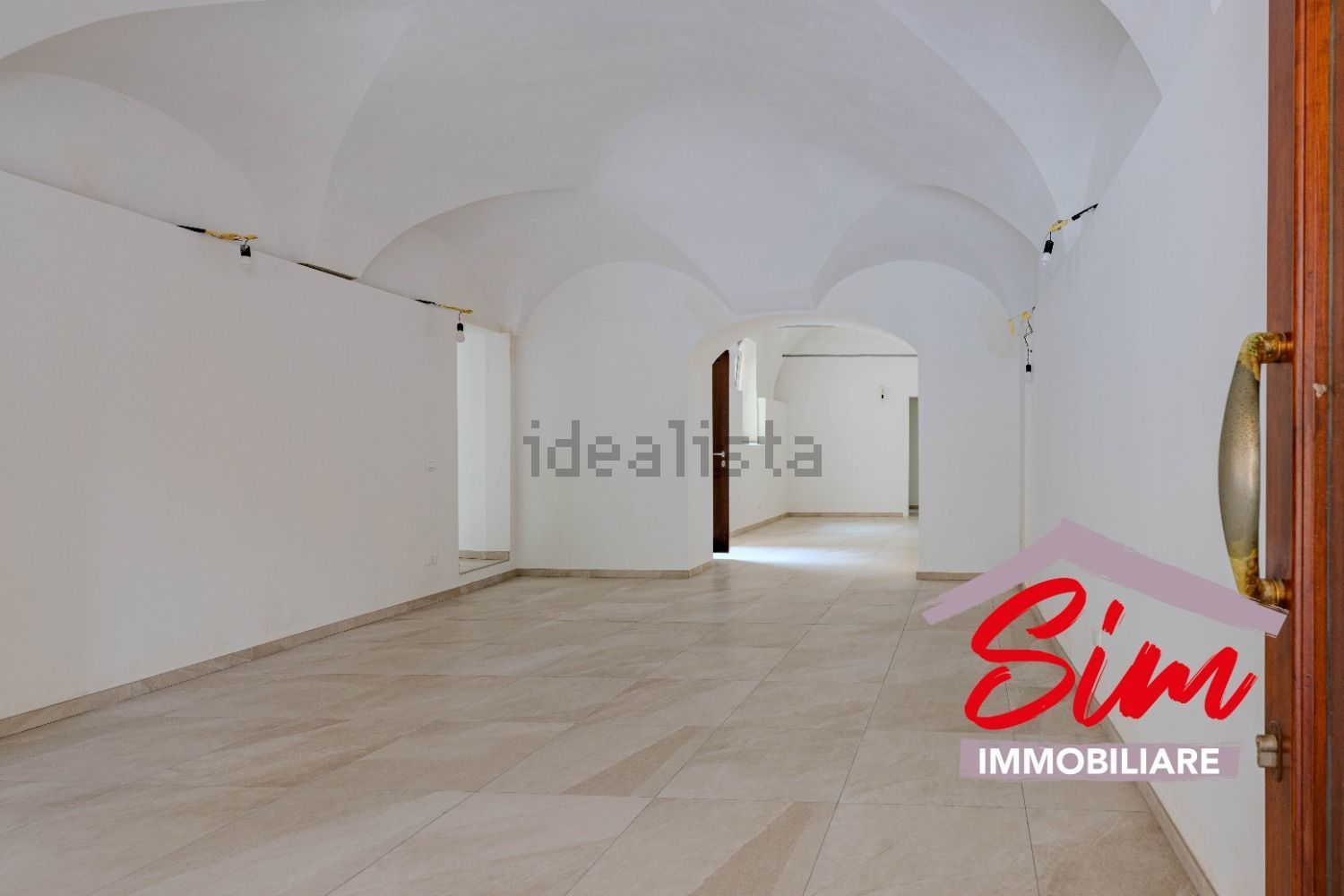 locale commerciale in affitto a Trino