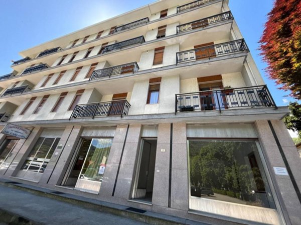 negozio in affitto a Varallo